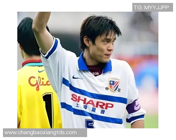 足球明星华丽转身成帅哥引发粉丝热议魅力升级令人惊艳